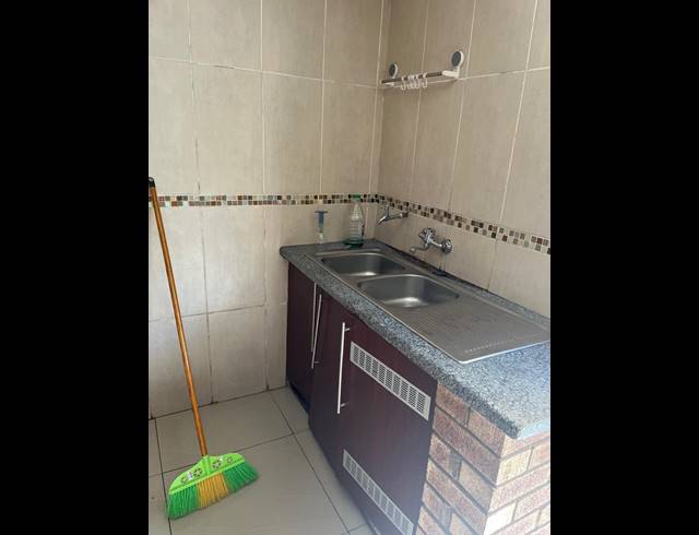 2 BEDROOM HOUSE RENTED IN UMLAZI P